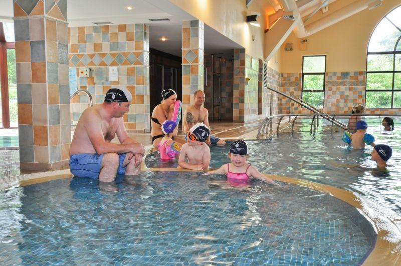 The Towers Apartments Уестпорт Екстериор снимка